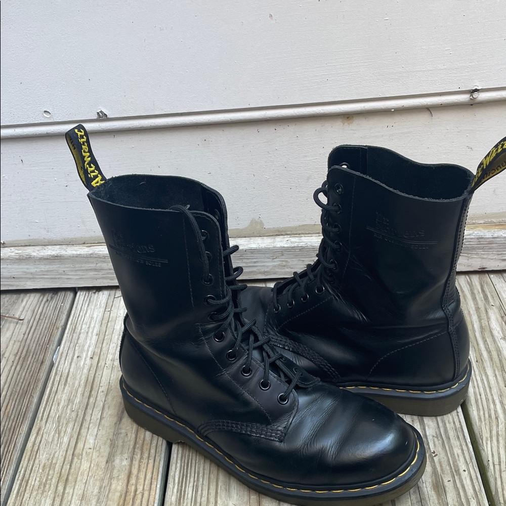 Dr. Martens 1460 Black Leather 8-Eye Lace-Up Boots Men’s US 10 / Women’s US 11 - Picture 2 of 16